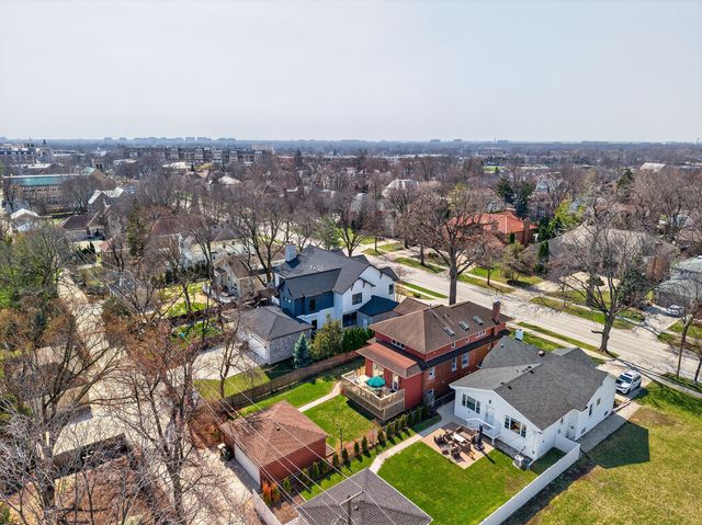 323 N Prospect Avenue, Park Ridge, IL 60068