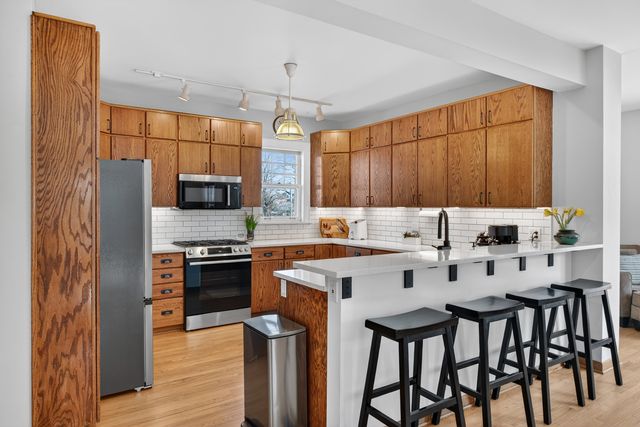 323 N Prospect Avenue, Park Ridge, IL 60068