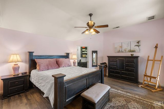 11208 Candlelight Court, Bakersfield, CA 93312