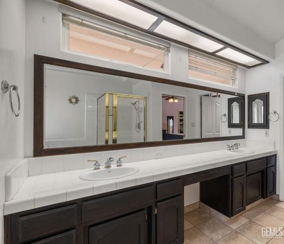 11208 Candlelight Court, Bakersfield, CA 93312