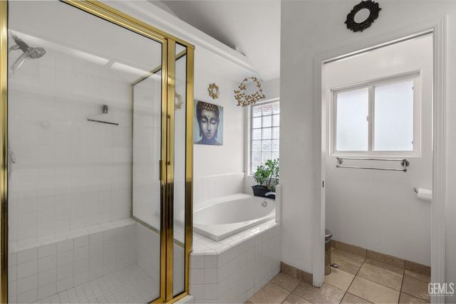 11208 Candlelight Court, Bakersfield, CA 93312