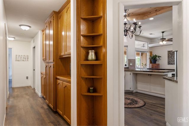 11208 Candlelight Court, Bakersfield, CA 93312