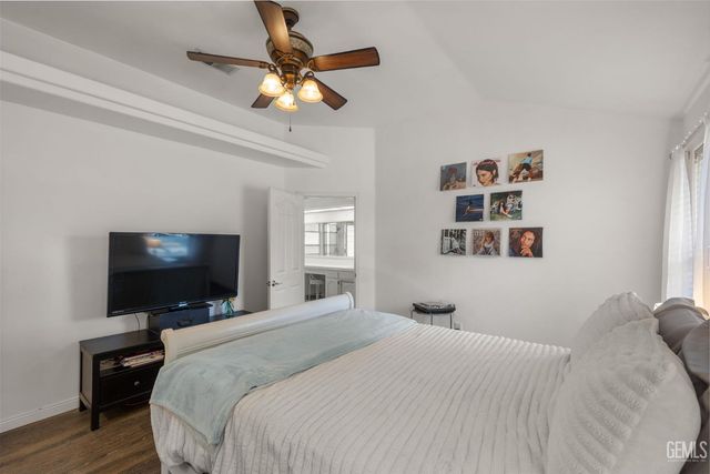 11208 Candlelight Court, Bakersfield, CA 93312