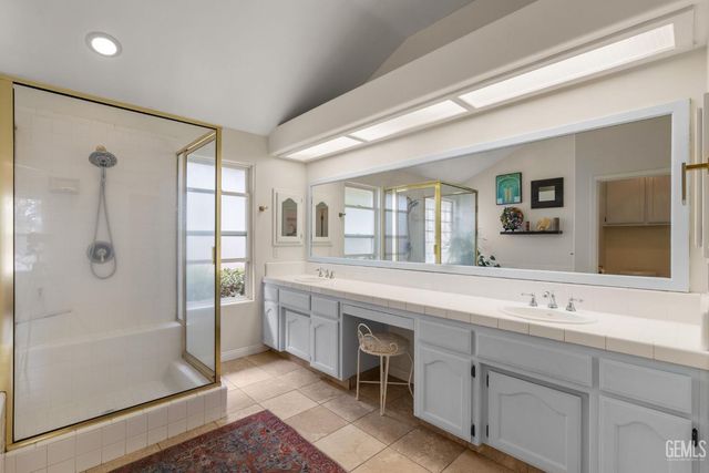 11208 Candlelight Court, Bakersfield, CA 93312