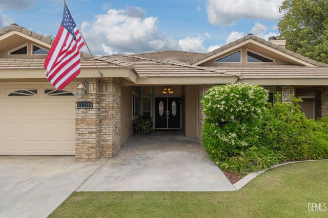 11208 Candlelight Court, Bakersfield, CA 93312