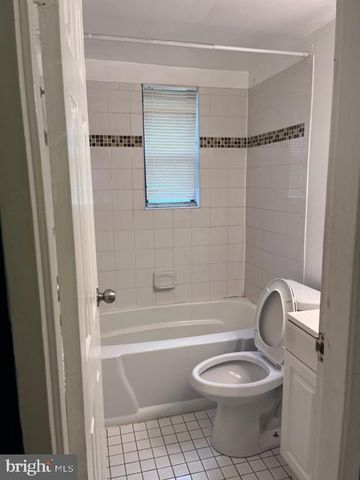 4721 1ST ST SW #101, Washington, DC 20032