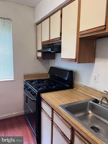 4721 1ST ST SW #101, Washington, DC 20032