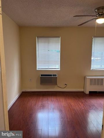 4721 1ST ST SW #101, Washington, DC 20032