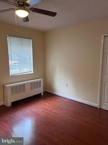4721 1ST ST SW #101, Washington, DC 20032