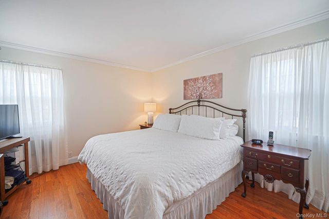 5 Donna Court, Selden, NY 11784