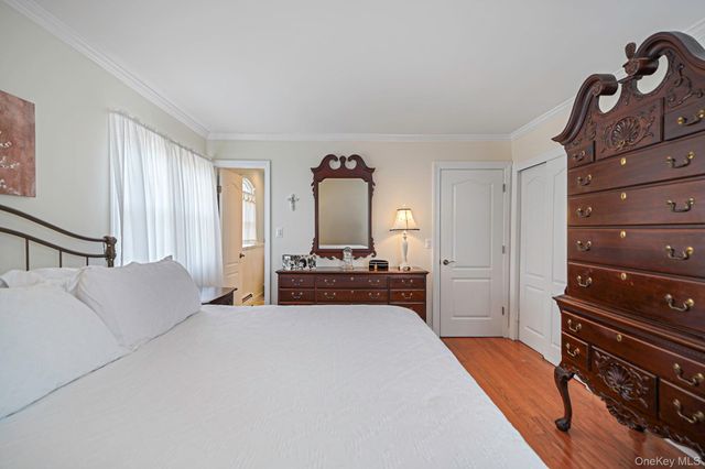 5 Donna Court, Selden, NY 11784