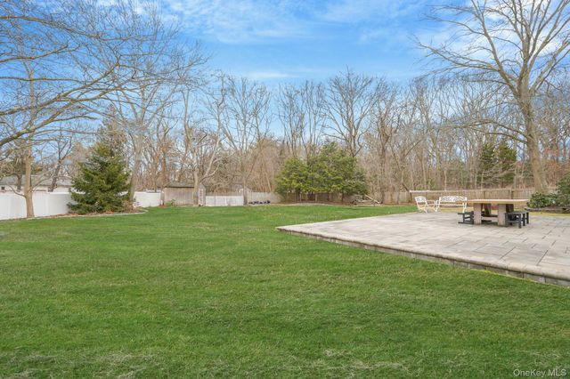 5 Donna Court, Selden, NY 11784