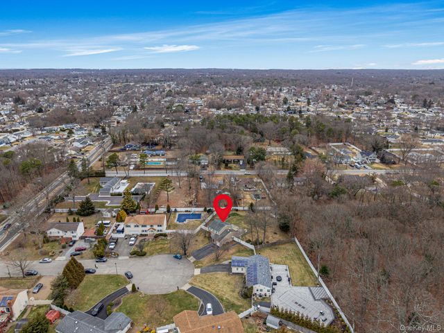 5 Donna Court, Selden, NY 11784