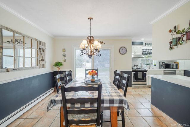 5 Donna Court, Selden, NY 11784