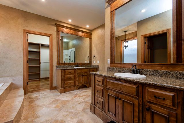 6116 S Danforth Avenue, Springfield, MO 65804