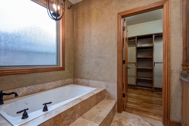 6116 S Danforth Avenue, Springfield, MO 65804