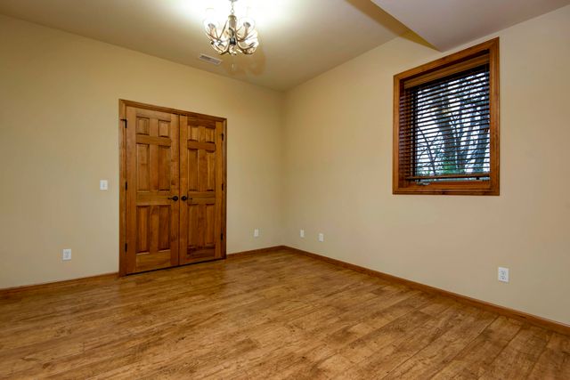 6116 S Danforth Avenue, Springfield, MO 65804