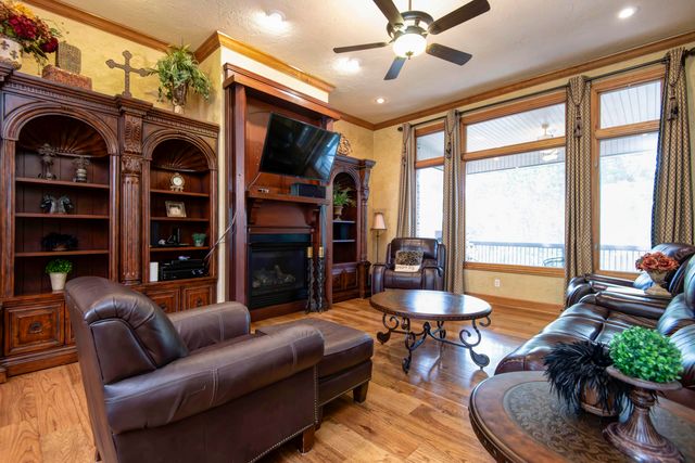 6116 S Danforth Avenue, Springfield, MO 65804