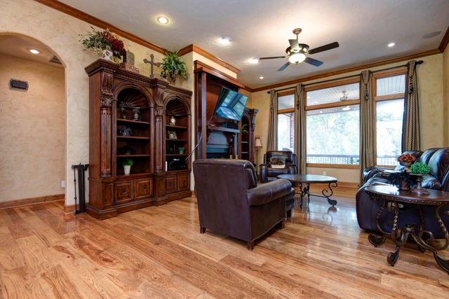 6116 S Danforth Avenue, Springfield, MO 65804