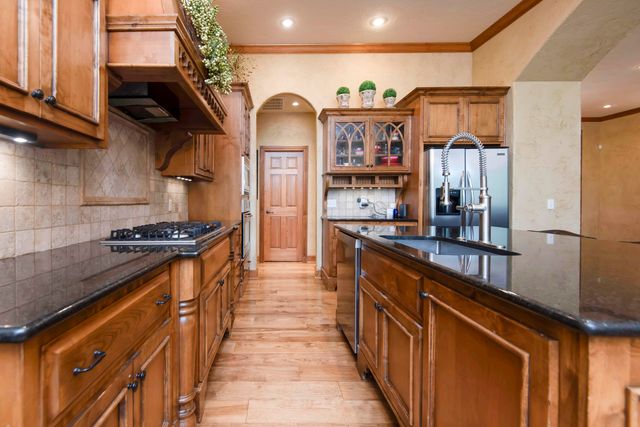 6116 S Danforth Avenue, Springfield, MO 65804