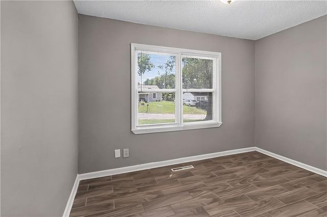 6014 Corona Avenue, Kansas City, KS 66102