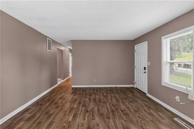 6014 Corona Avenue, Kansas City, KS 66102