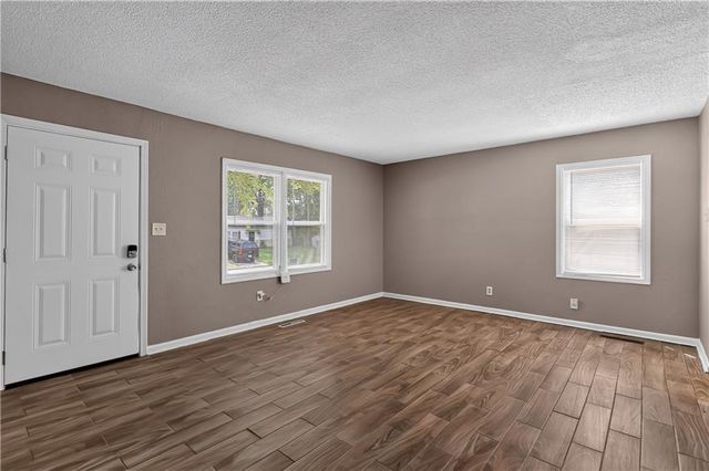 6014 Corona Avenue, Kansas City, KS 66102