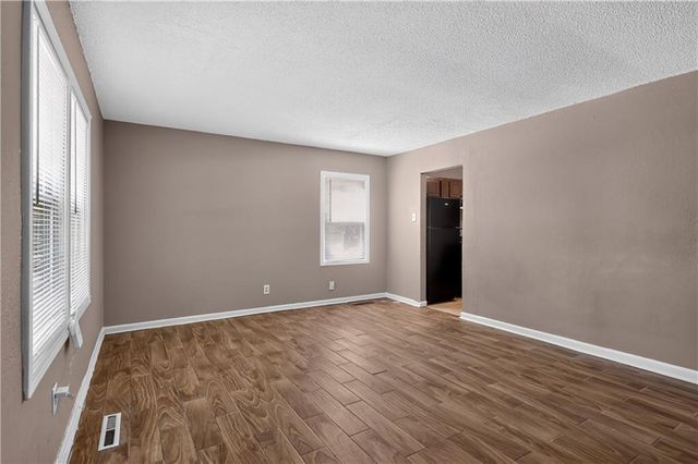 6014 Corona Avenue, Kansas City, KS 66102