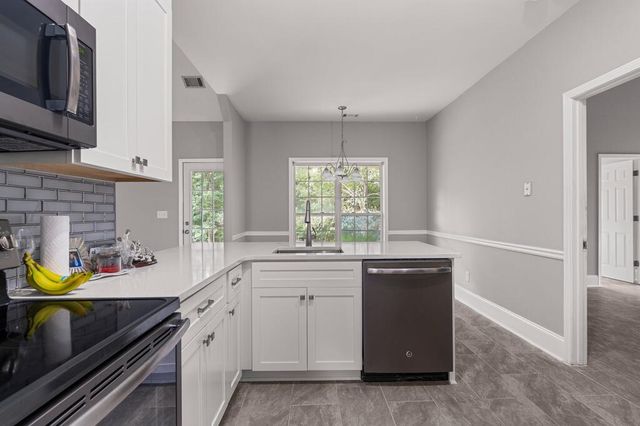1449 Cummings Road, Smiths Station, AL 36877