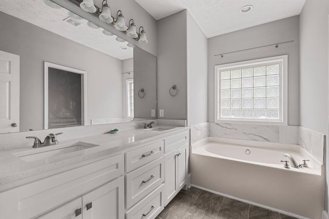 1449 Cummings Road, Smiths Station, AL 36877