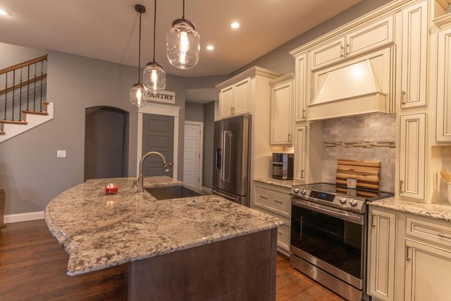 2600 STRATFORD CHASE CIR, Columbia, MO 65201