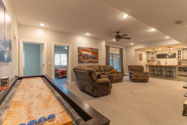 2600 STRATFORD CHASE CIR, Columbia, MO 65201