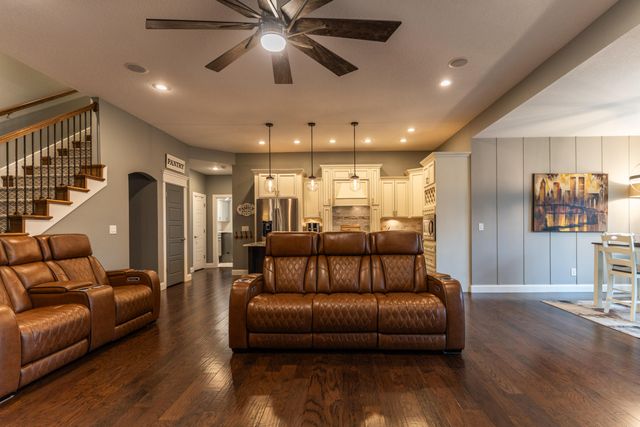 2600 STRATFORD CHASE CIR, Columbia, MO 65201