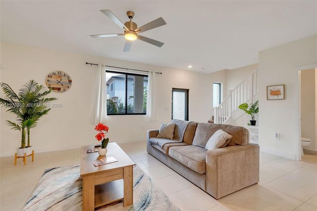 4652 NW 83rd Ave, Doral, FL 33166