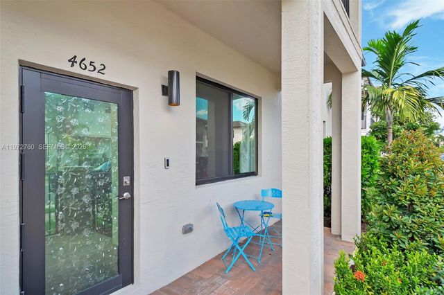 4652 NW 83rd Ave, Doral, FL 33166