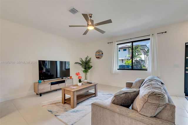 4652 NW 83rd Ave, Doral, FL 33166