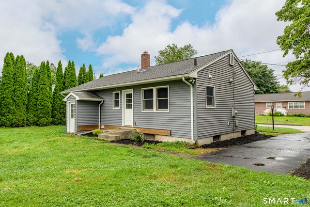7 County Fair Road, Norwich, CT 06360