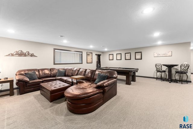 1917 S Firefly Dr Drive, Sioux Falls, SD 57110
