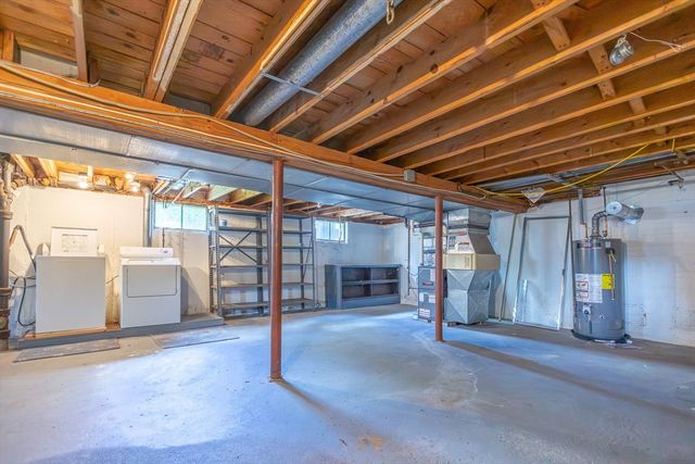 25 Windward Rd, Lowell, MA 01852