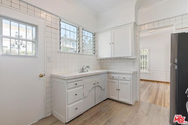 448 S Wilton Place, Los Angeles, CA 90020