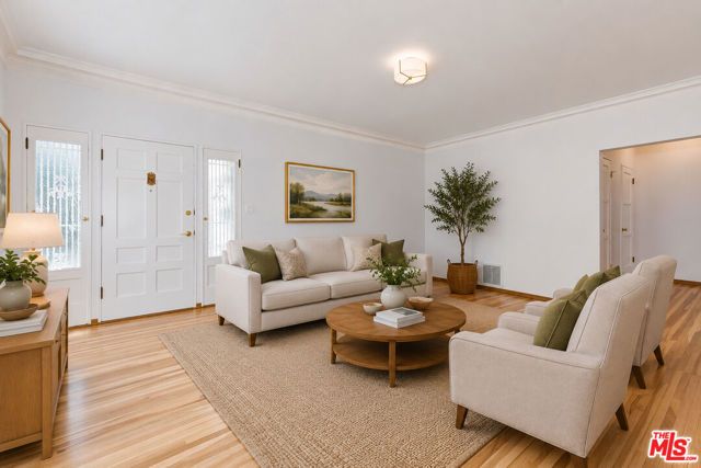448 S Wilton Place, Los Angeles, CA 90020