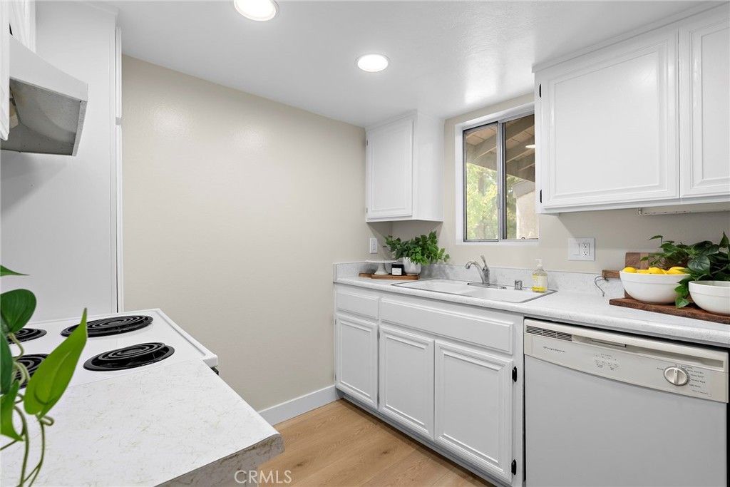 Image 8 of property listing at 1665 Brea, Fullerton, CA 92835