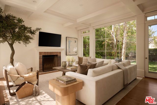 339 S Carmelina Avenue, Los Angeles, CA 90049