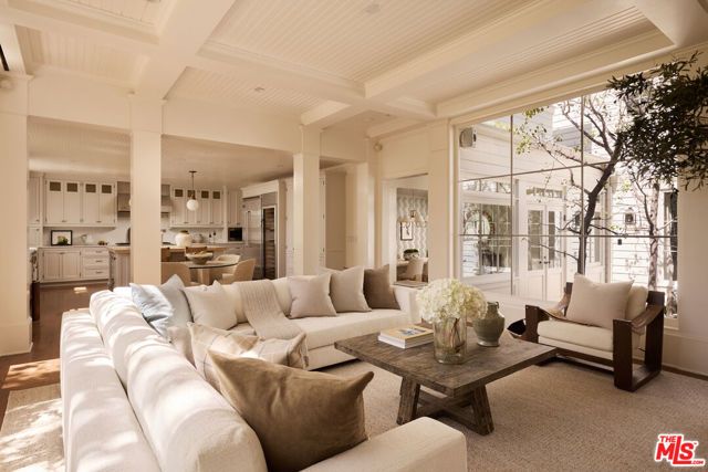 339 S Carmelina Avenue, Los Angeles, CA 90049