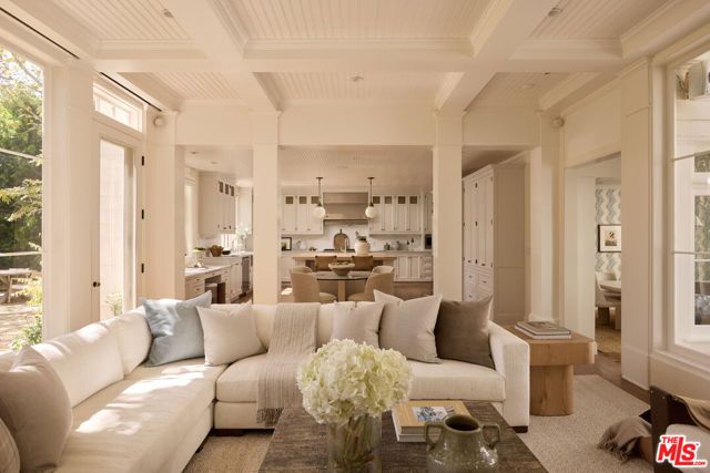 339 S Carmelina Avenue, Los Angeles, CA 90049