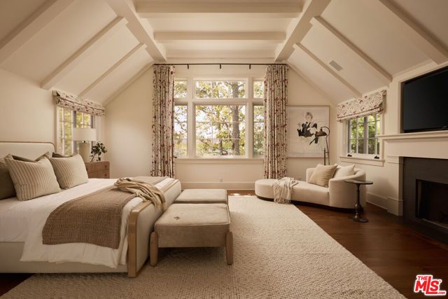 339 S Carmelina Avenue, Los Angeles, CA 90049