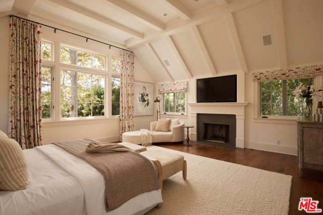 339 S Carmelina Avenue, Los Angeles, CA 90049