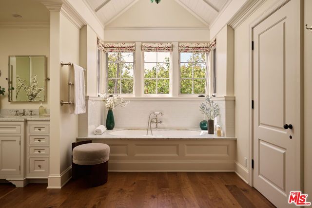 339 S Carmelina Avenue, Los Angeles, CA 90049