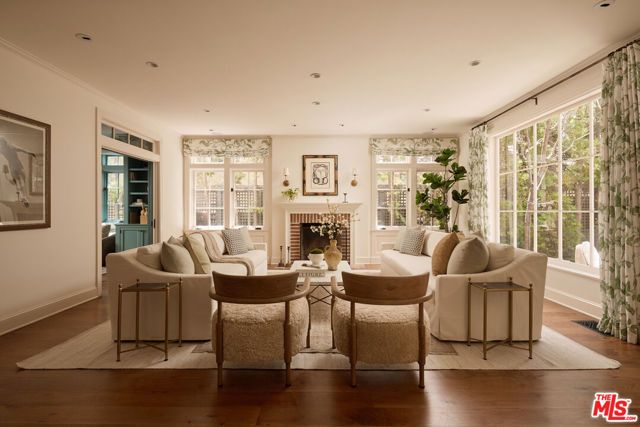 339 S Carmelina Avenue, Los Angeles, CA 90049