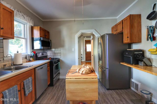1412 Rugby Road, Schenectady, NY 12308